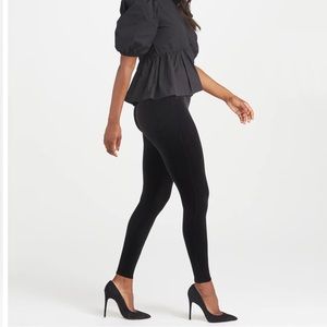 SPANX VELVET LEGGING BLACK SIZE SMALL